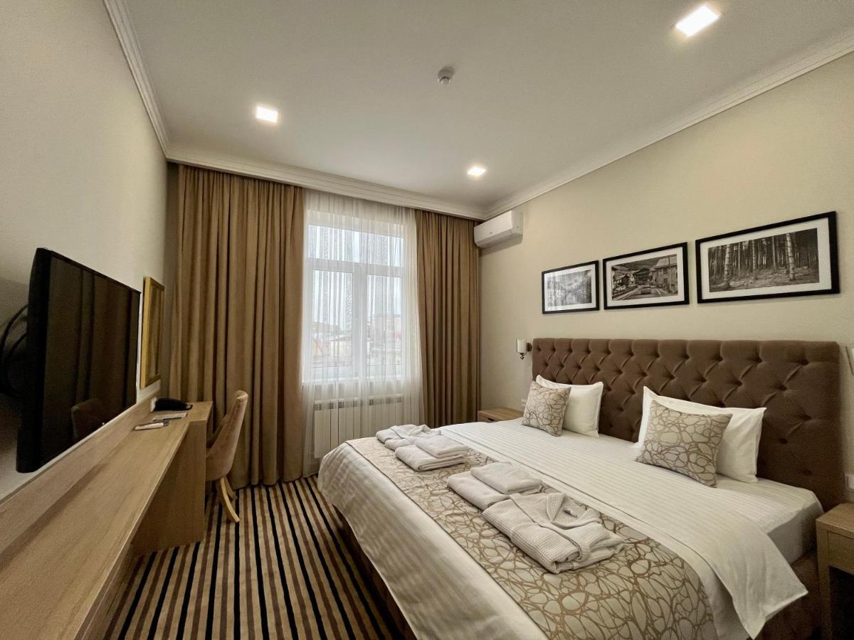Bristol Hotel Tashkent Esterno foto