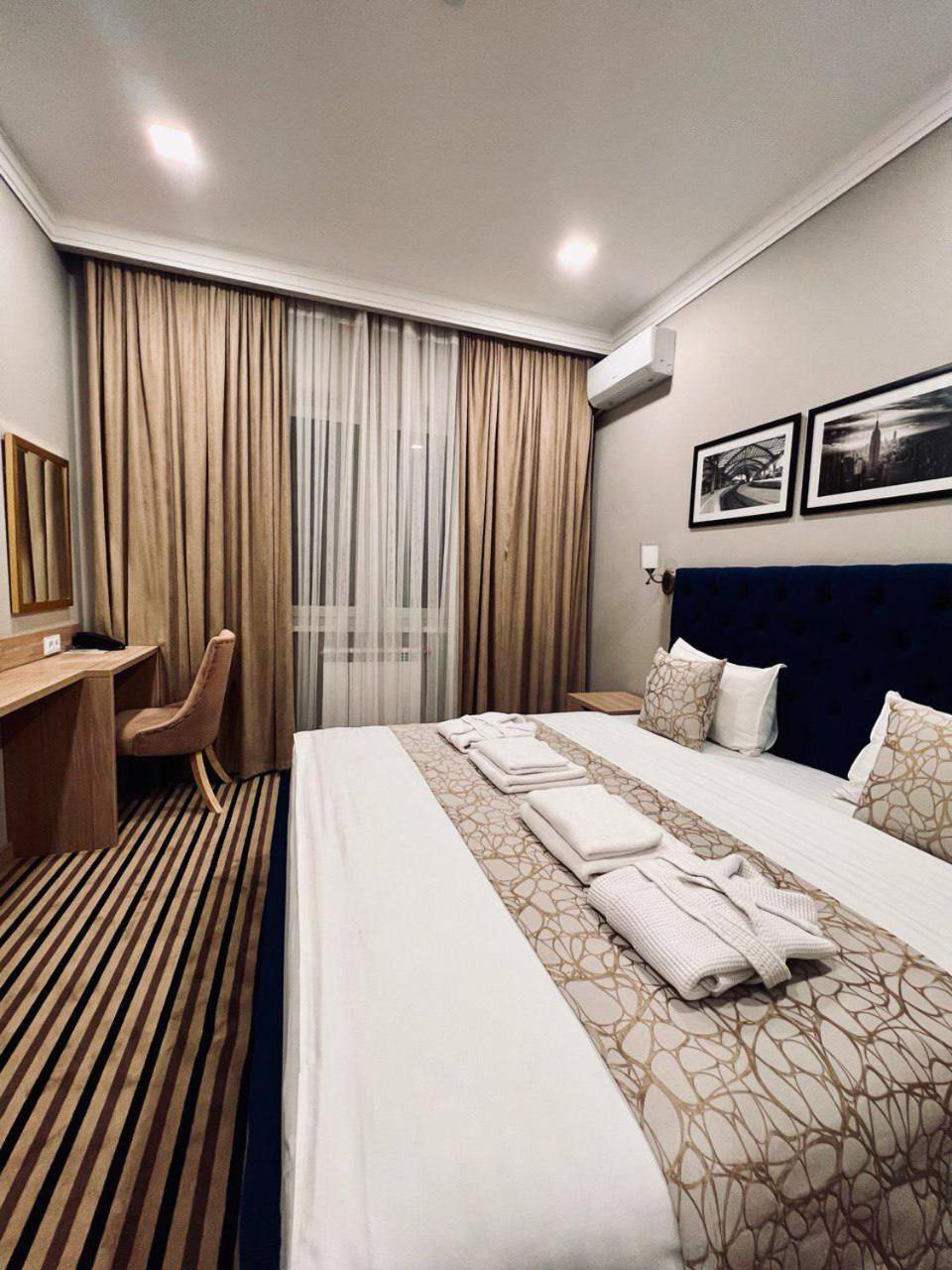 Bristol Hotel Tashkent Esterno foto